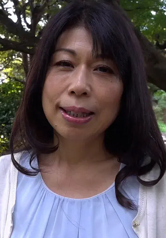 上品な雰囲気の熟女が旦那さんとのセックスレスに耐えかねてAV撮影で発散！容姿からは想像できないドスケベSEX！ (h_1724h088g00002)