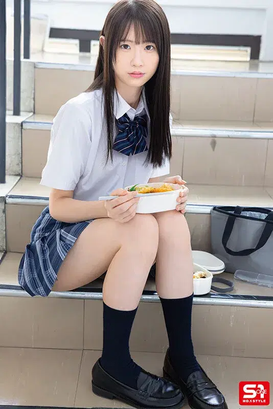 SNOS-34 孤独につけ込んでJ●舐めたい― ぼっち女子●生は担任に犯●れても嬉しかった。 白上咲花 シーン1