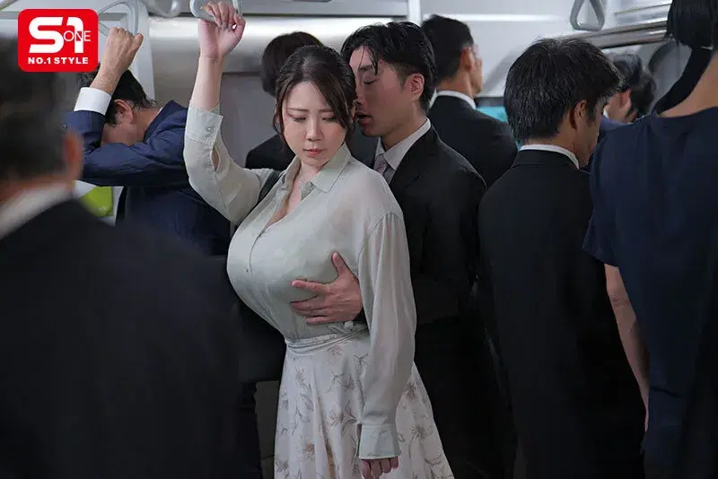 SONE-508 混み合った終電― 酔って緩い感じのOL― 偶然に触れたKカップ― もう我慢できずにメチャクチャ痴●しまくったら…まさかの俺のテクの虜に。 みなみ羽琉 シーン2