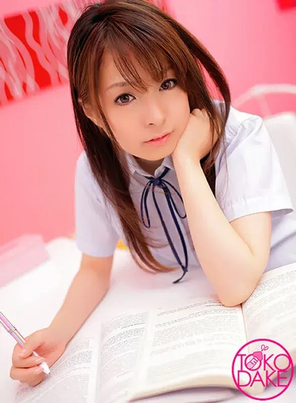 【TD041DV01057】【お得】超絶美少女と放課後教室でセックス。彼女のノーハンドフェラでチ○ポ大きくなったら机に寝かせて合体、奥までガンガン突きまくる。椅子に座っての背面騎乗や立ちバックでも奥に当たる程ズンズン突きまくり。イッた男がお尻に精子ぶっかける。 今井ひろの - 今井ひろの