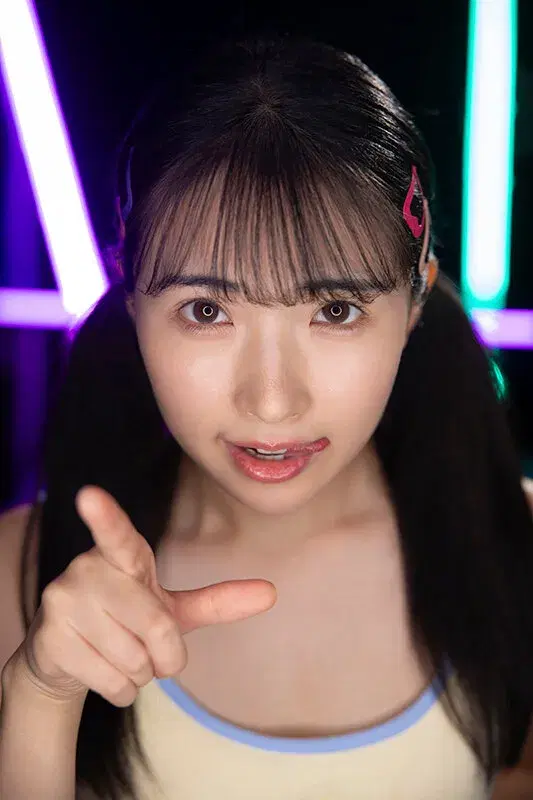 VRKM-1744 【VR】シン・顔面特化アングルVR ～マセガキひかるが’寸止めと言葉責めで’ボクを射精管理する！！～ 皆月ひかる シーン2