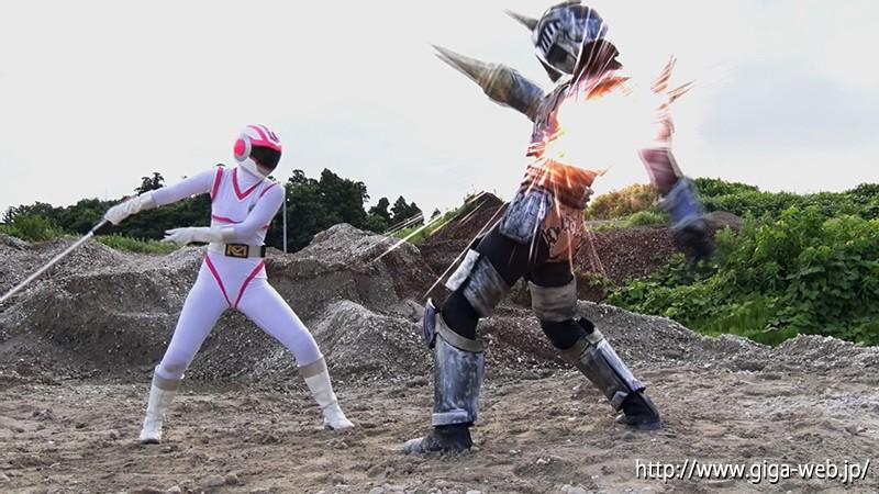 H_173GSAD00025 SUPER HEROINE アクションウォーズ25 電影戦隊チャージマーメイド 浜崎真緒 シーン13