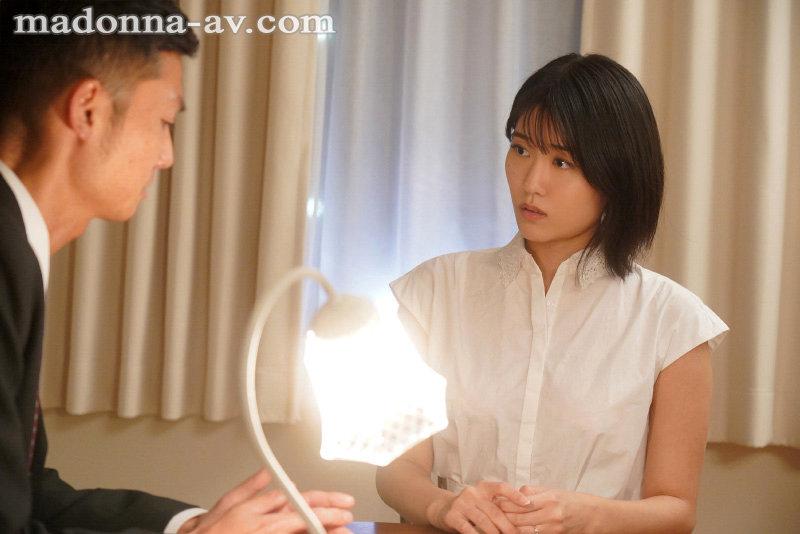 JUQ-245 寝取らせ串刺し輪● 愛する妻を深奥まで犯し尽くして下さい―。 神宮寺ナオ シーン1