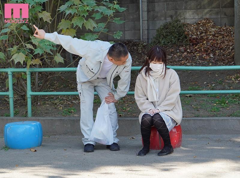 MIDE-911 ワケあり家出少女を自宅に連れ込み拘束レ×プ 朝から晩まで濃厚オヤジに乳ねぶり監禁調教された数日間 水卜さくら シーン1