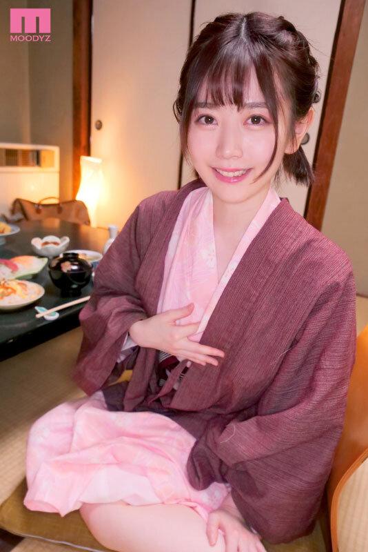 MIDV-297 地味で内気な会社の部下は従順な愛人… 初めての不倫温泉旅行で嬉し恥ずかしイチャラブSEX 水卜さくら シーン1