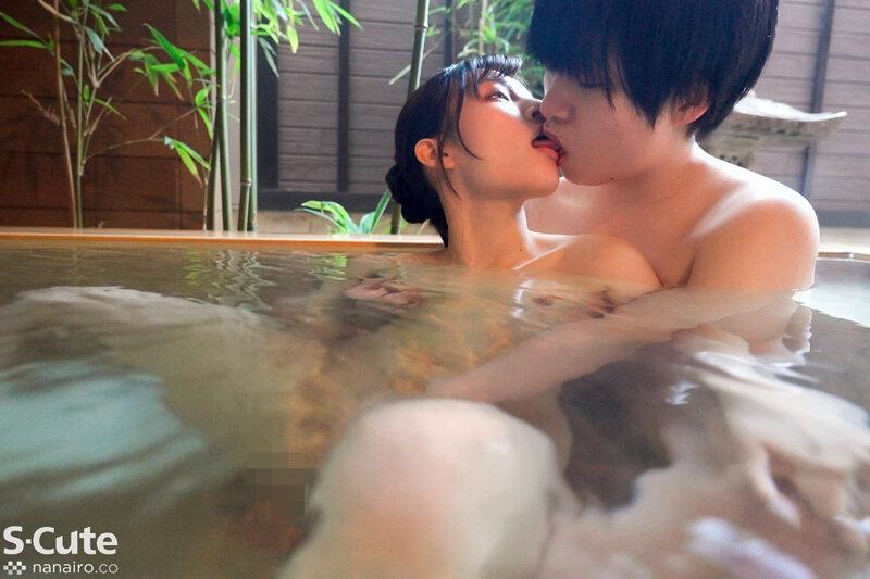 SQDE-17 休日に彼女と。温泉デートで嬉ションSEX 宮城りえ シーン6